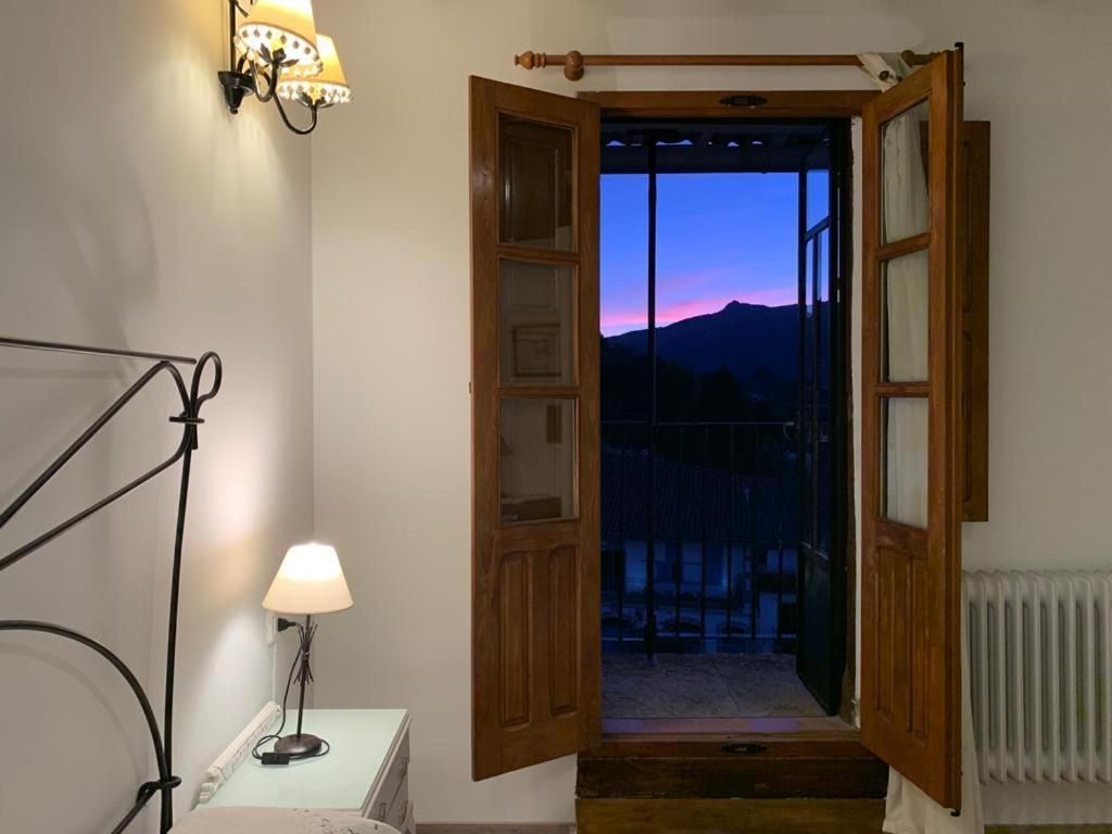 El Jardin Del Laurel Hotel Candelario Exterior photo