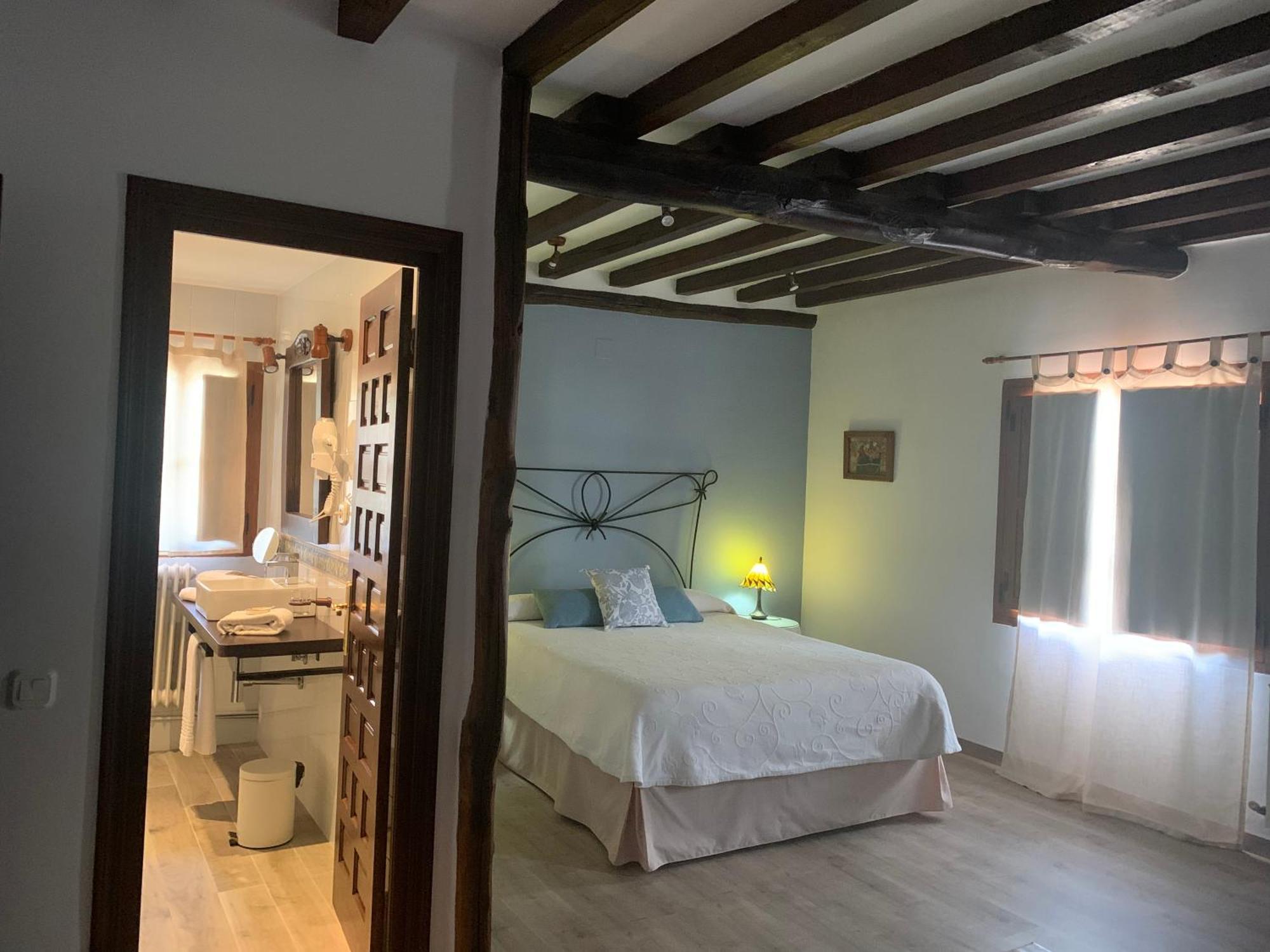 El Jardin Del Laurel Hotel Candelario Exterior photo